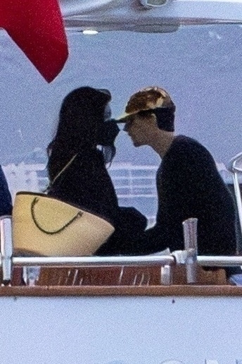 Access_Kardashian_1.jpg