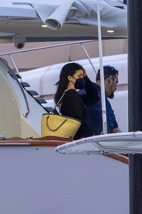 Access_Kardashian_3.jpg