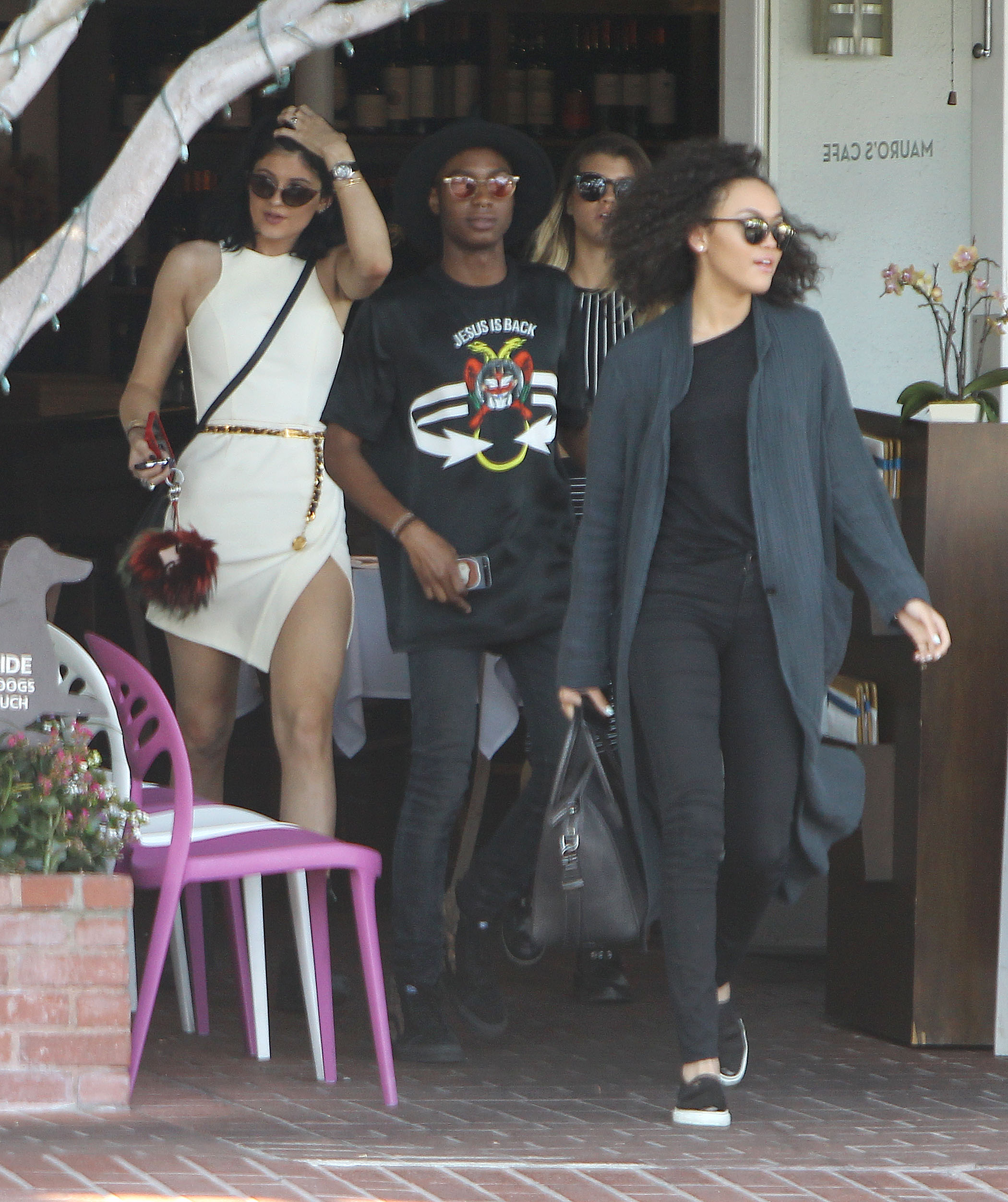 Access_Kardashian_1.jpeg