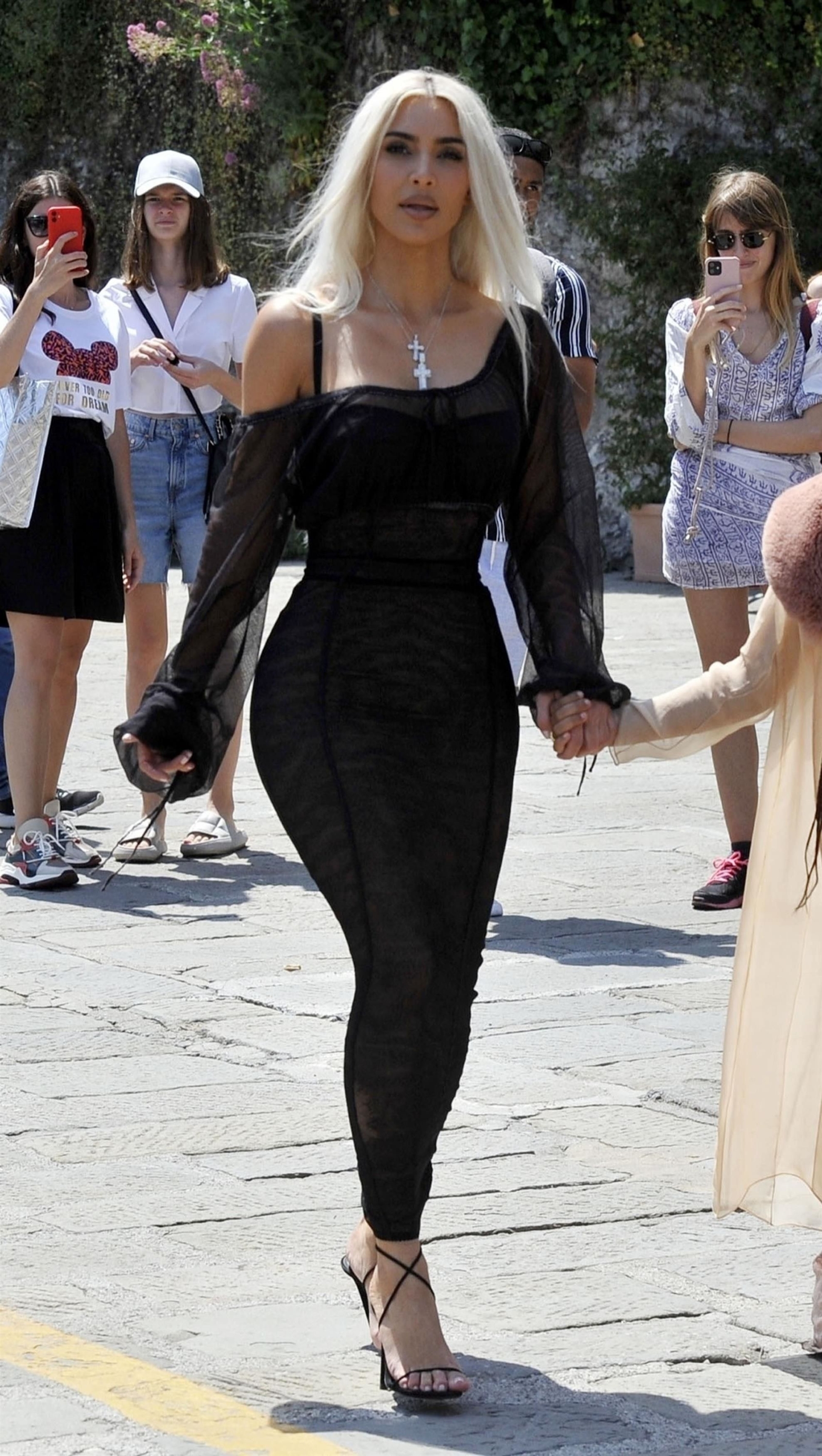 Access_Kardashian_001.jpg
