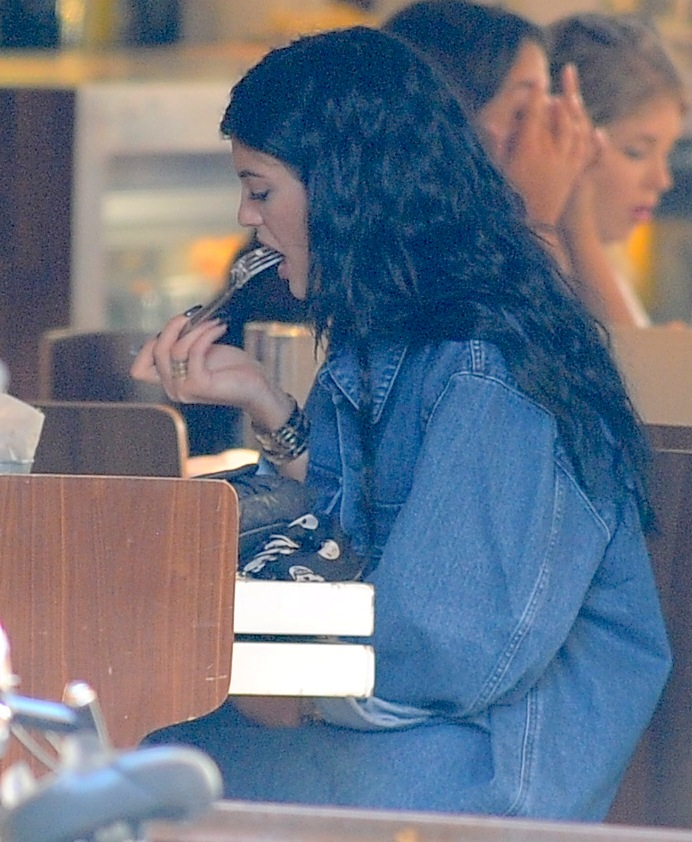 Access_Kardashian_4.jpg