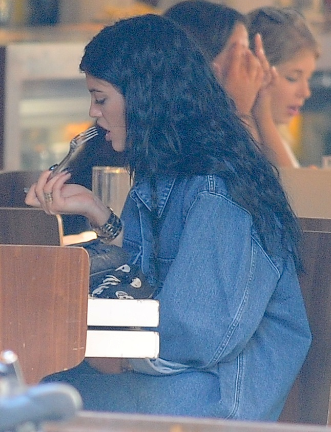 Access_Kardashian_5.jpg