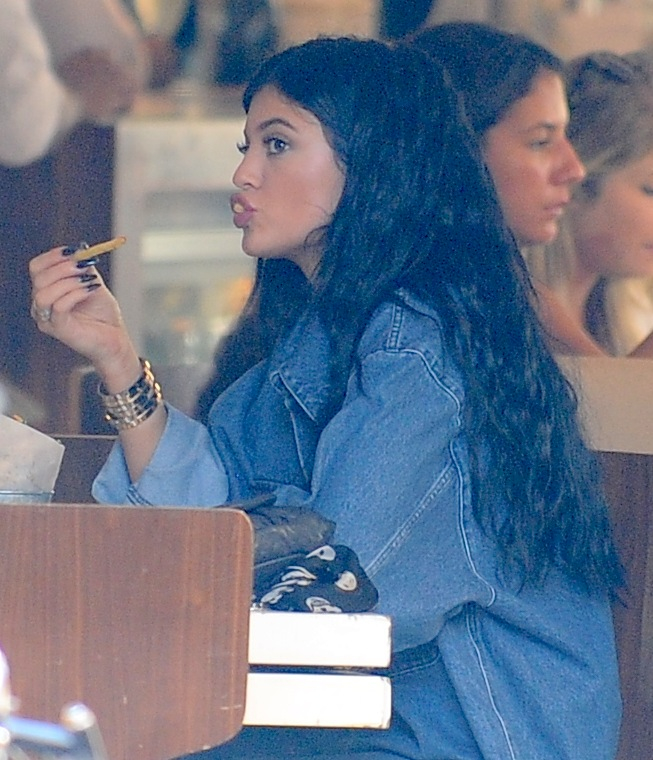 Access_Kardashian_6.jpg