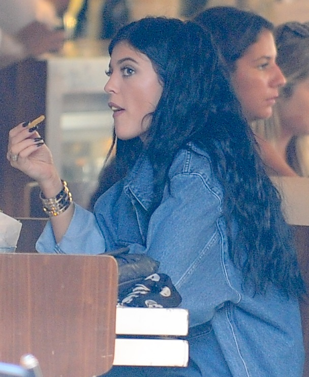 Access_Kardashian_7.jpg