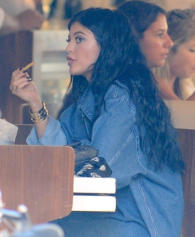 Access_Kardashian_8.jpg