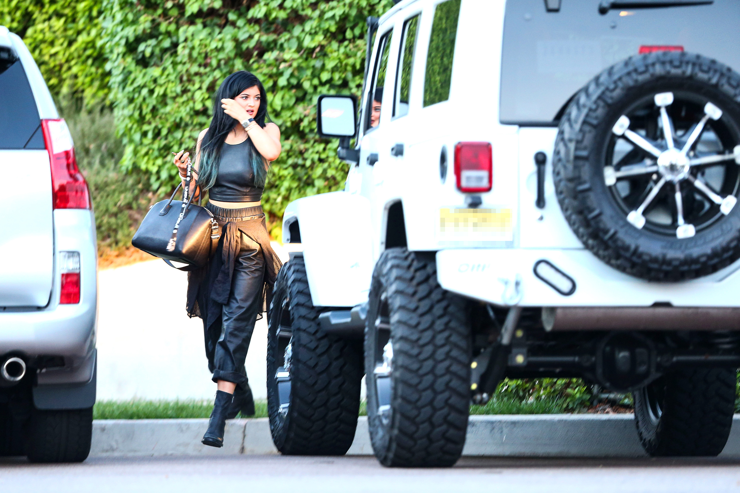 Access_Kardashian_4.jpg