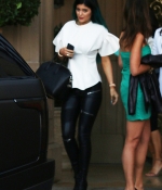 Access_Kardashian_2.jpg