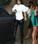 Access_Kardashian_3.jpg