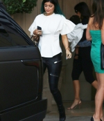 Access_Kardashian_4.jpg