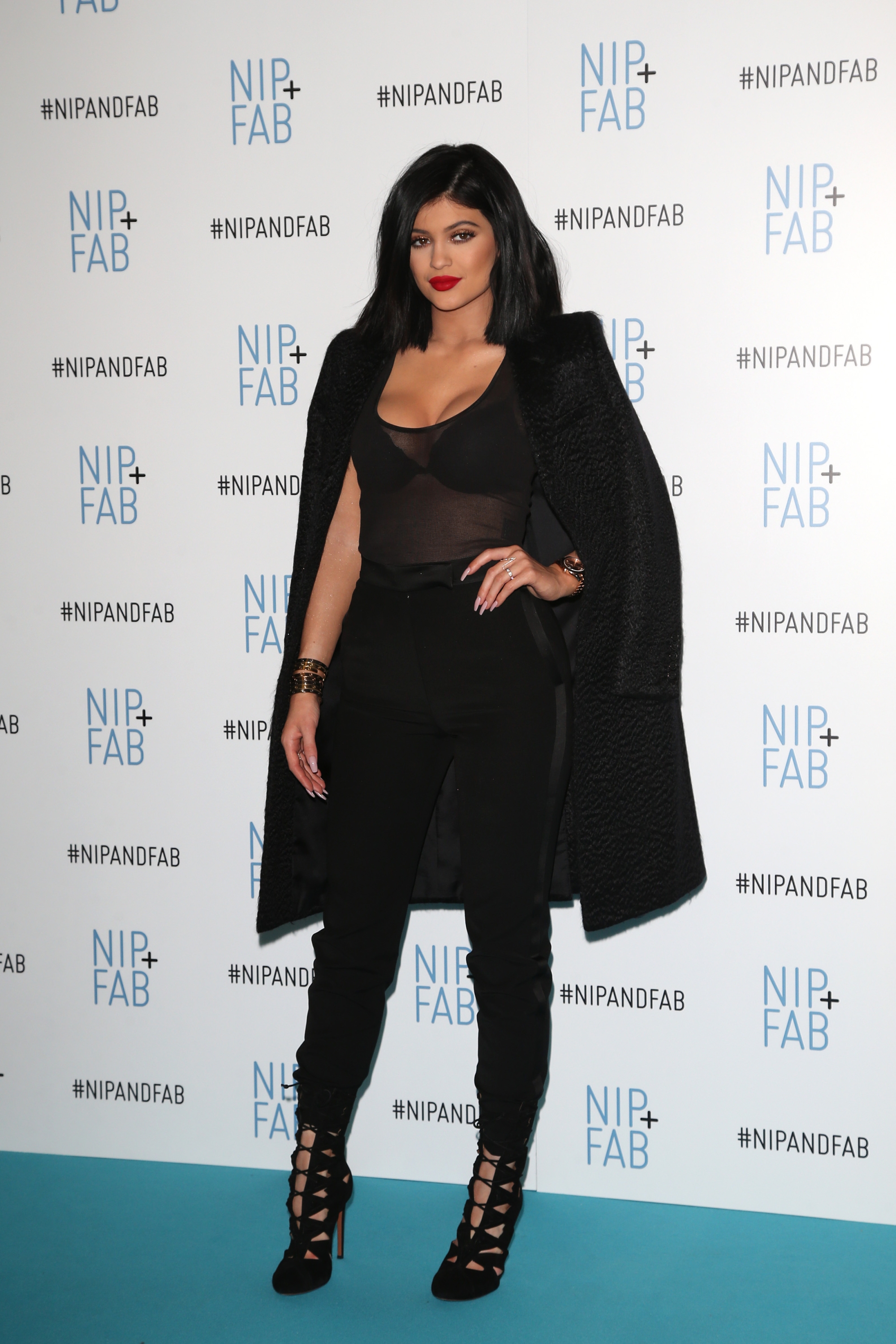 Access_Kardashian_1.jpg