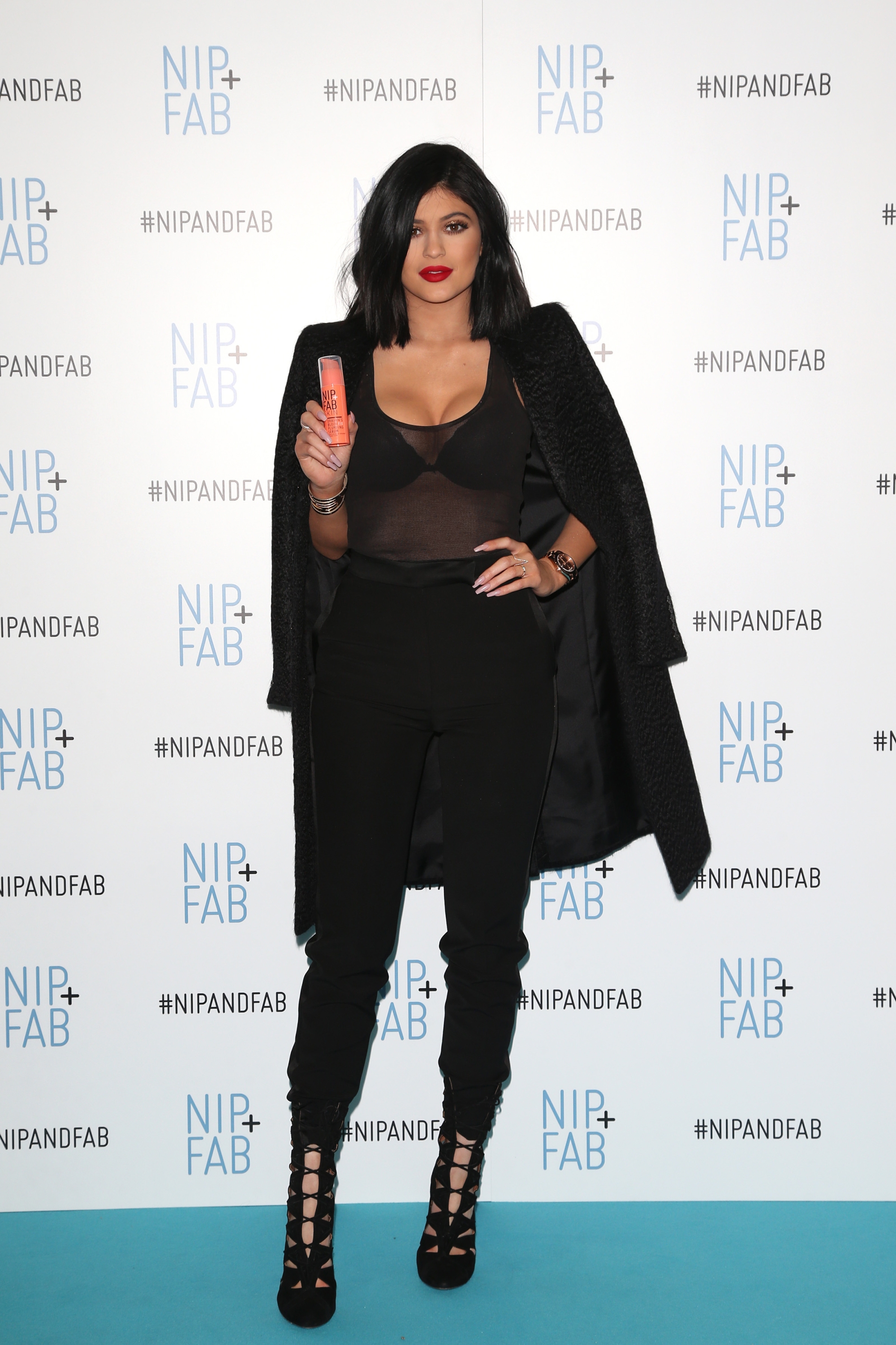 Access_Kardashian_12.jpg