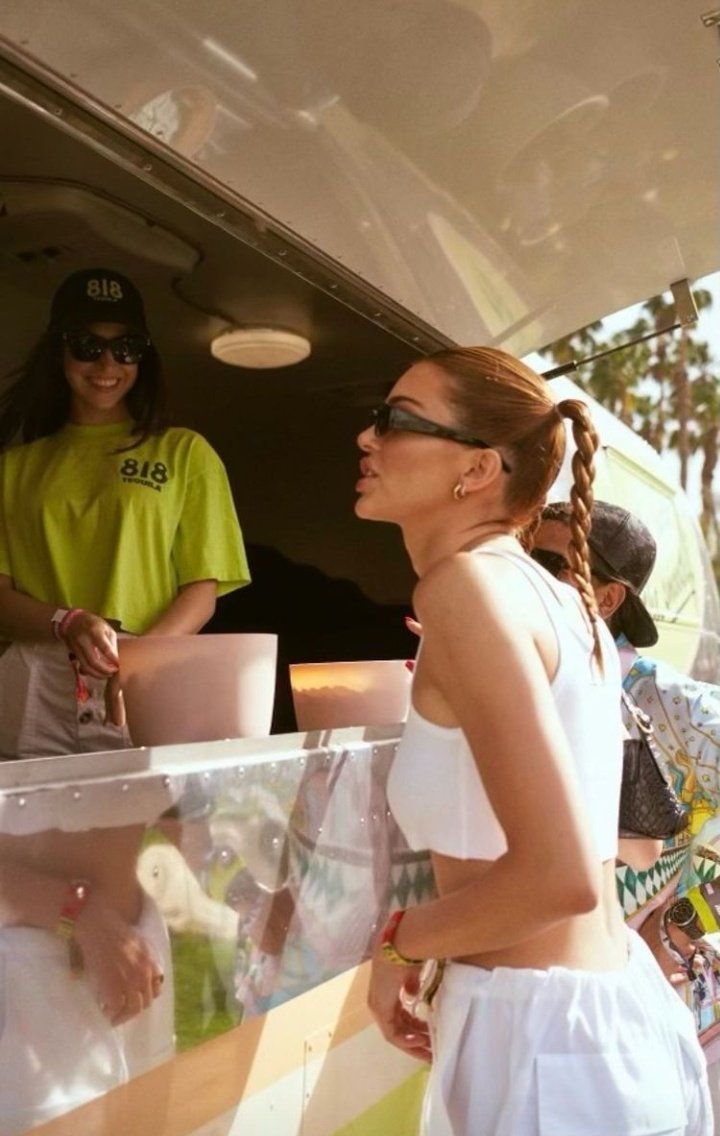 Access_Kardashian_002~0.jpg