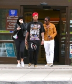 Access_Kardashian_3.jpg