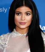 Access_Kardashian_17.jpg