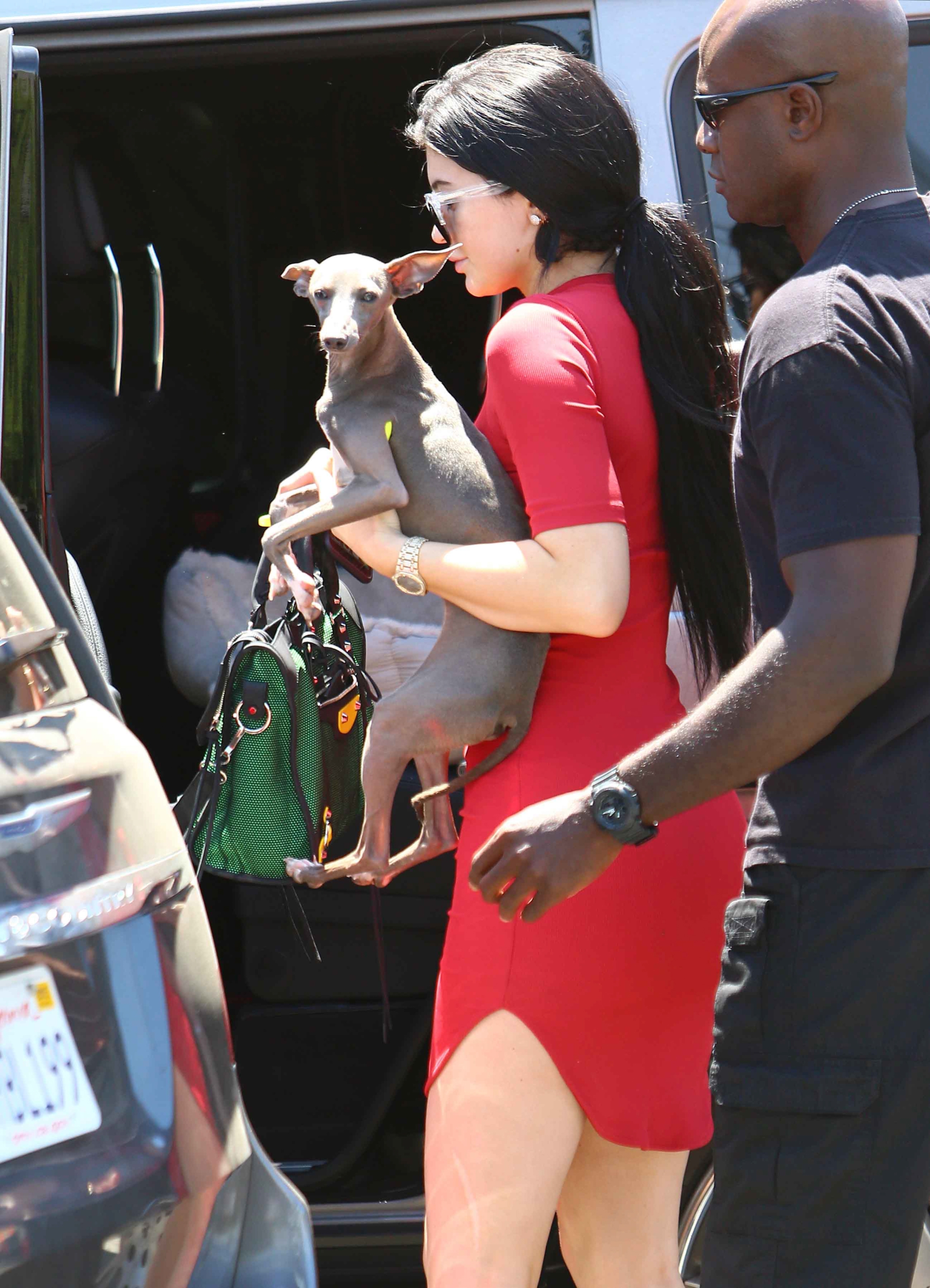 Access_Kardashian_15~0.jpg