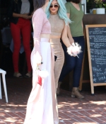 Access_Kardashian_8.jpeg