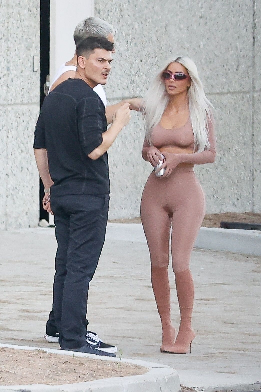 Access_Kardashian_001.jpg