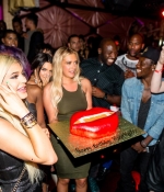 Access_Kardashian_14.jpg