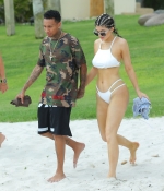 Access_Kardashian_3.jpg