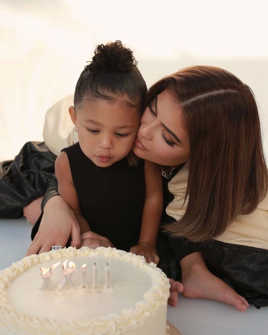 Access_Kardashian_004.jpg