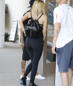 Access_Kardashian_7.jpg