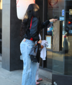 Access_Kardashian_78~1.jpg
