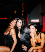 Access_Kardashian_1.jpg