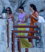Access_Kardashian_3.jpg