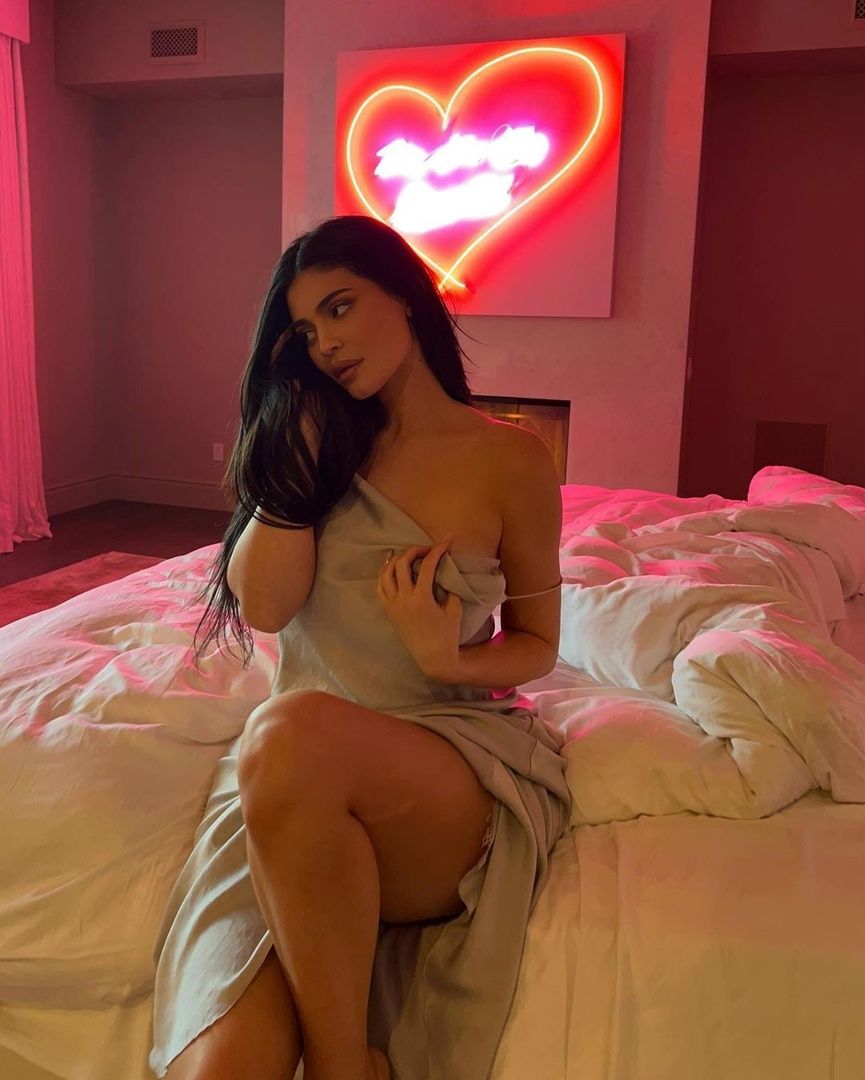 Access_Kardashian_001~7.jpg