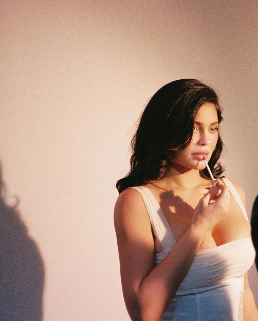 Access_Kardashian_002~10.jpg