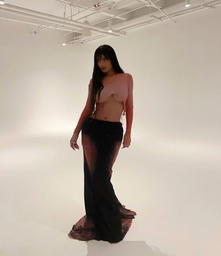 Access_Kardashian_002~12.jpg