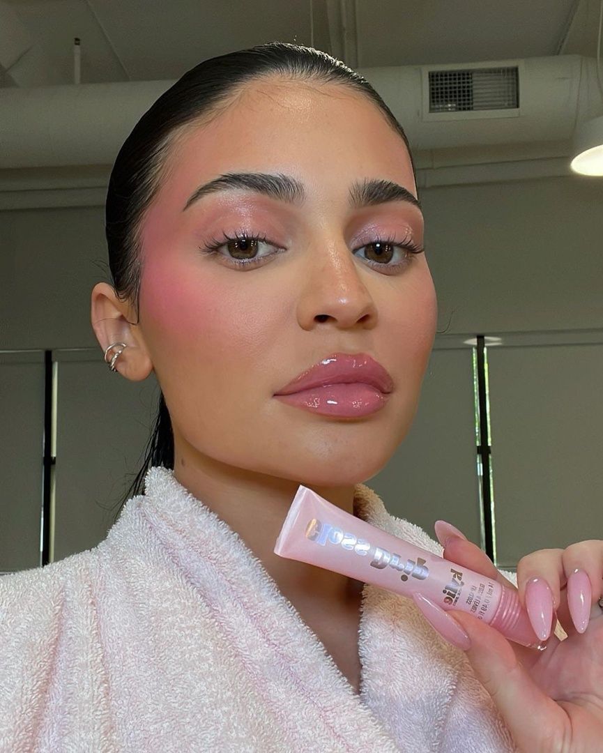 Access_Kardashian_003~1.jpg