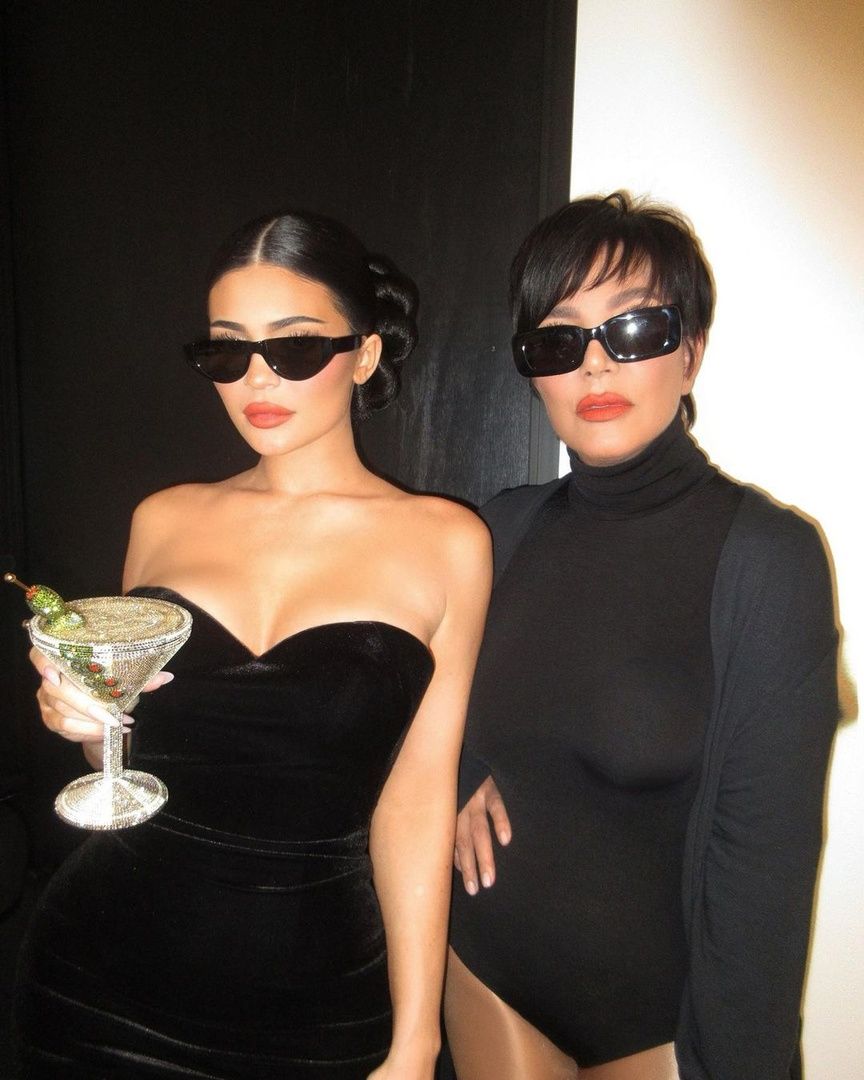 Access_Kardashian_004~8.jpg