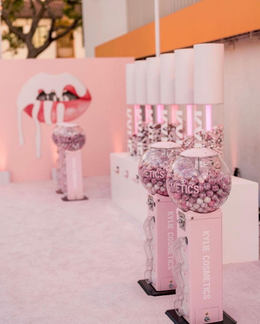 Access_Kardashian_005~7.jpg