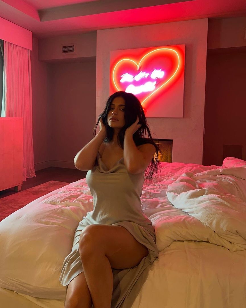 Access_Kardashian_006~2.jpg