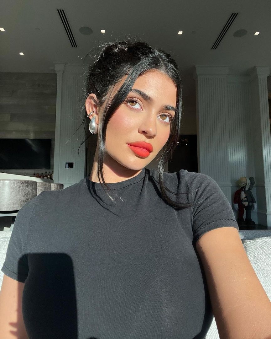 Access_Kardashian_009~1.jpg