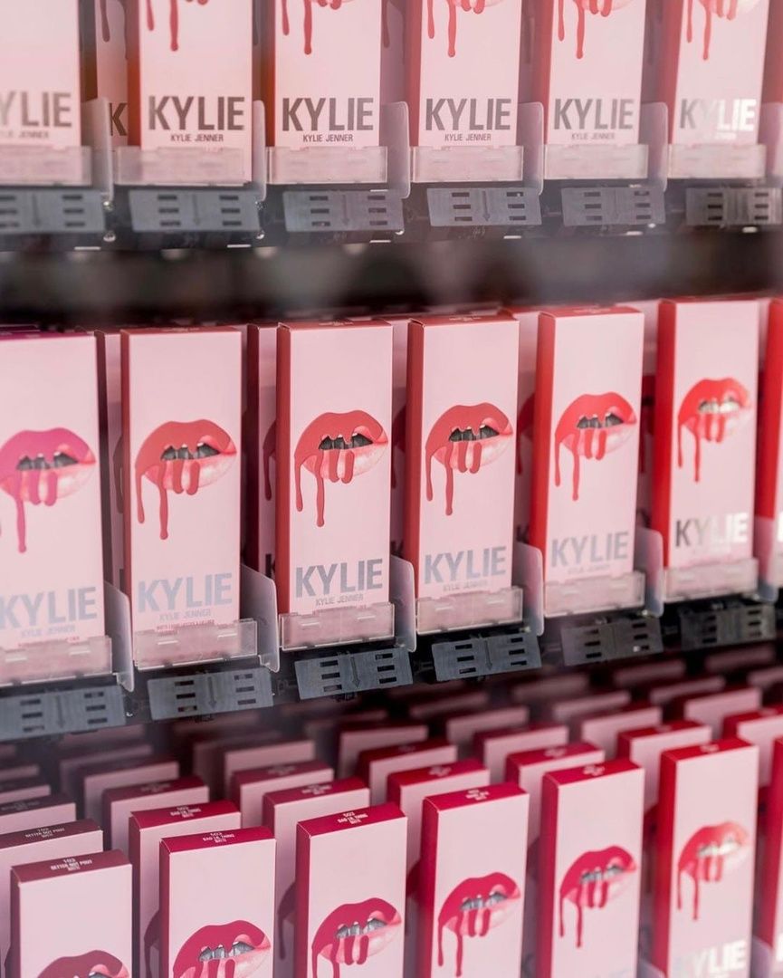 Access_Kardashian_010~0.jpg