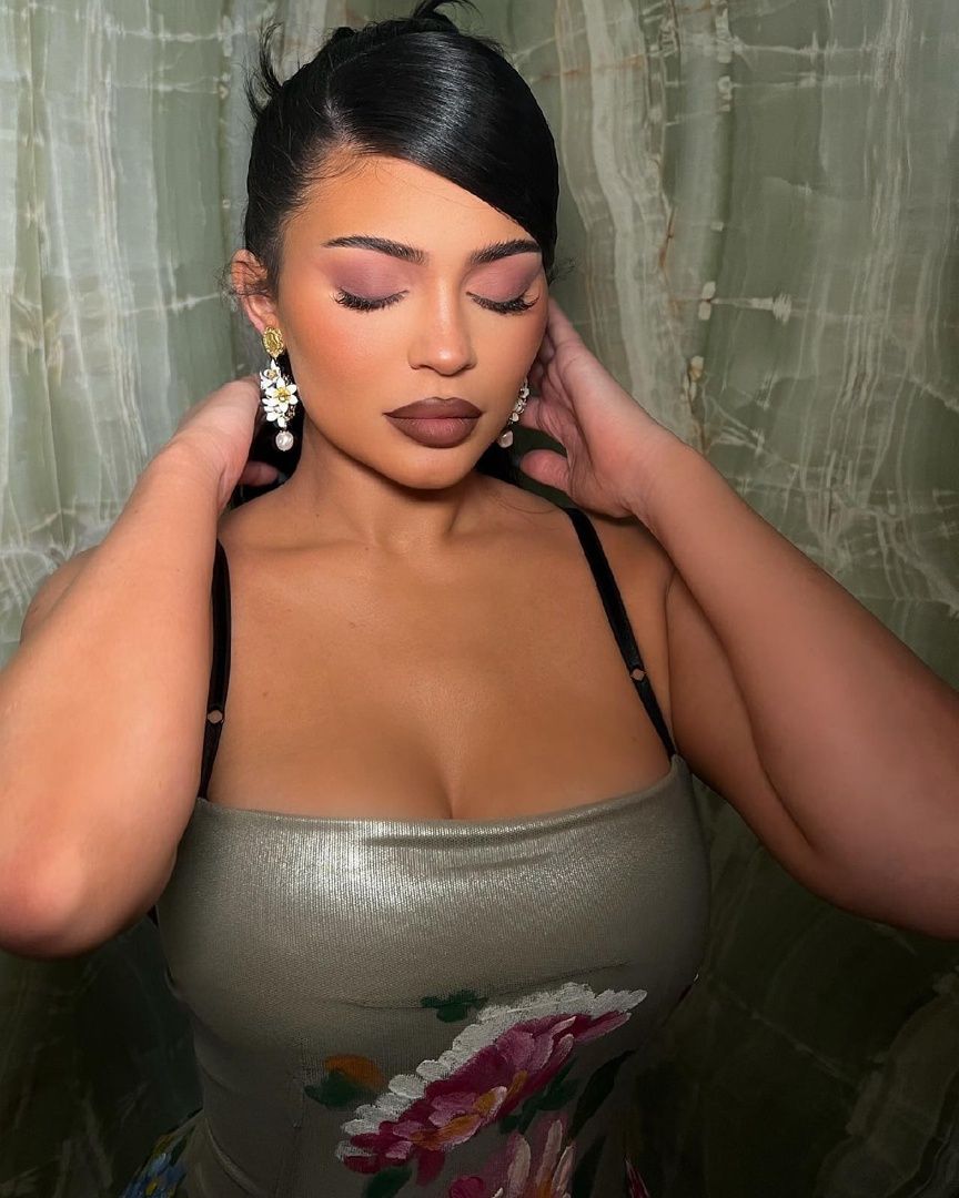 Access_Kardashian_120.jpg