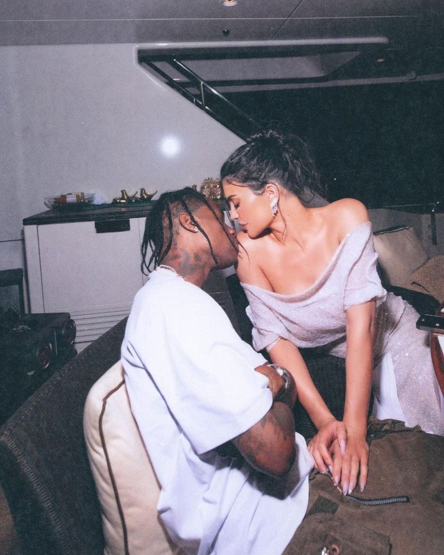 Access_Kardashians_001.jpg