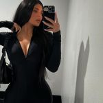 Access_Kardashian_002~5.jpg