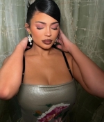 Access_Kardashian_120.jpg