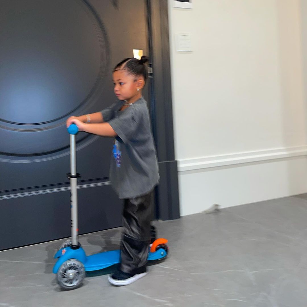 Access_Kardashian_230.jpg