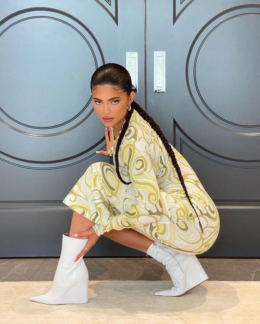 Access_Kardashian_325.jpg