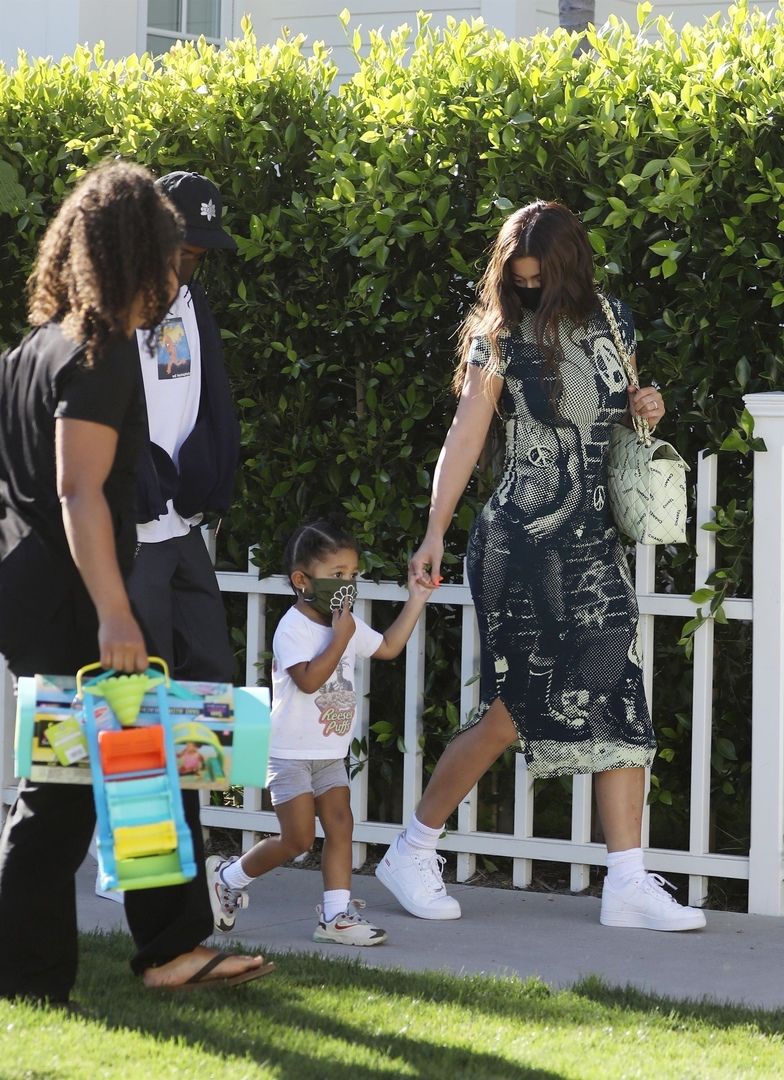 Access_Kardashian_001.jpg