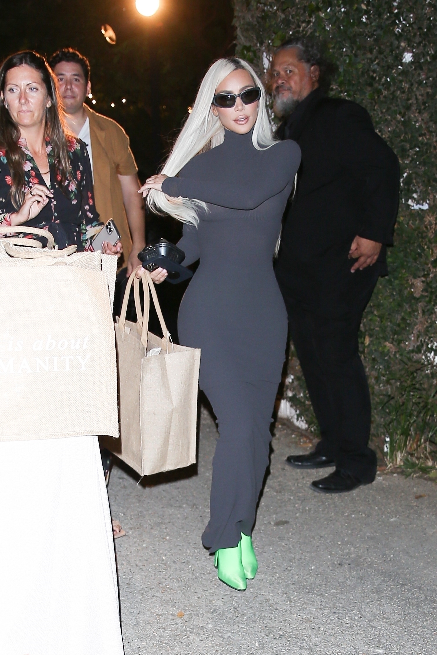 Access_Kardashian_001.jpg